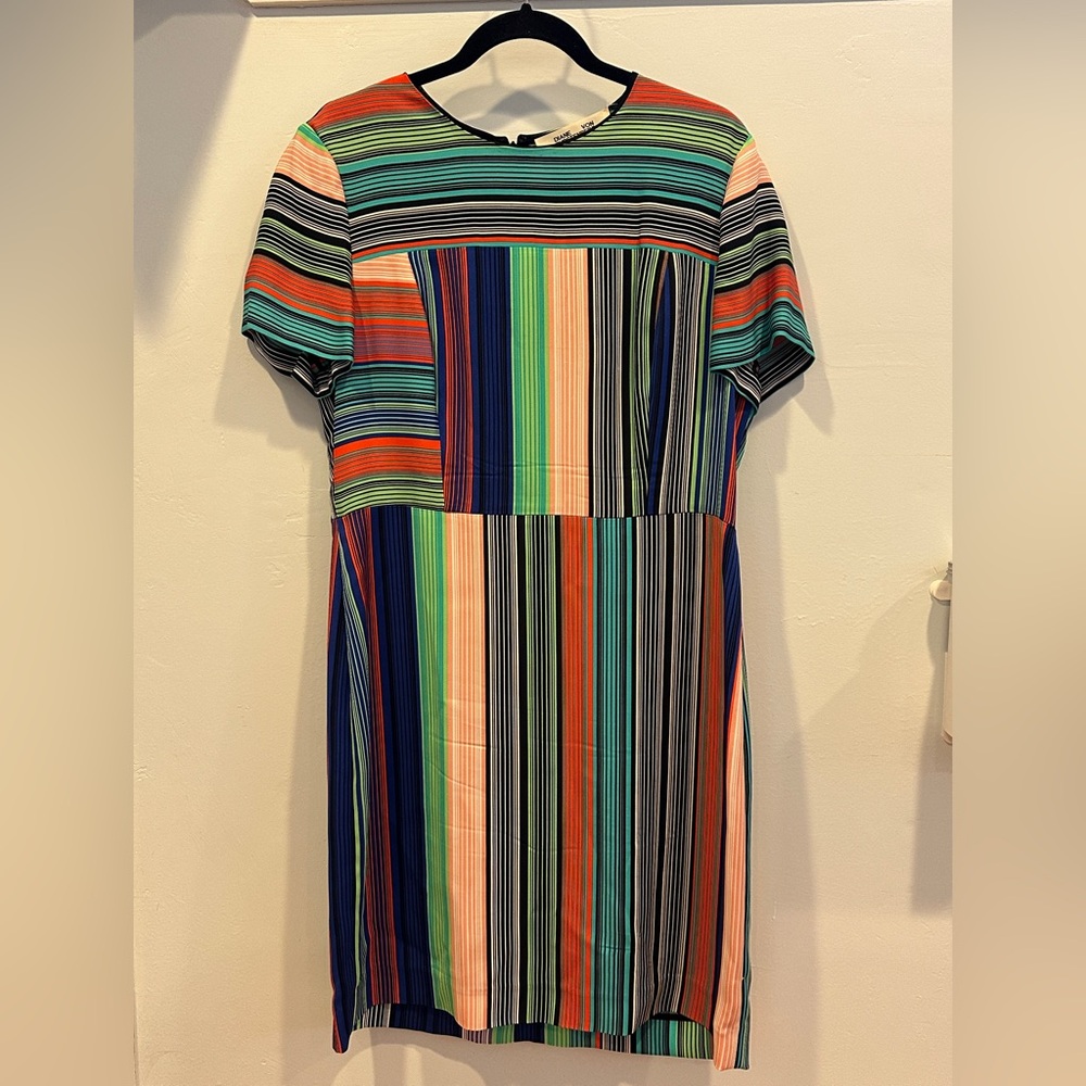 Diane von Furstenberg DVF Short Sleeve Tailored Mini Dress in Multi Stripe 12